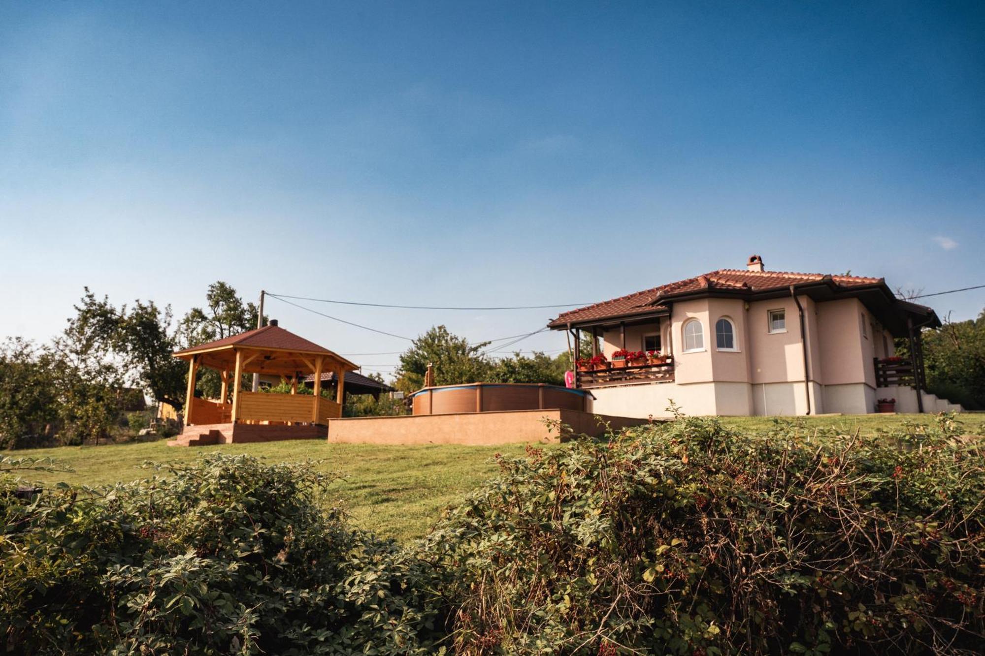 Villa Zlatni Prag - Kraljevo Esterno foto
