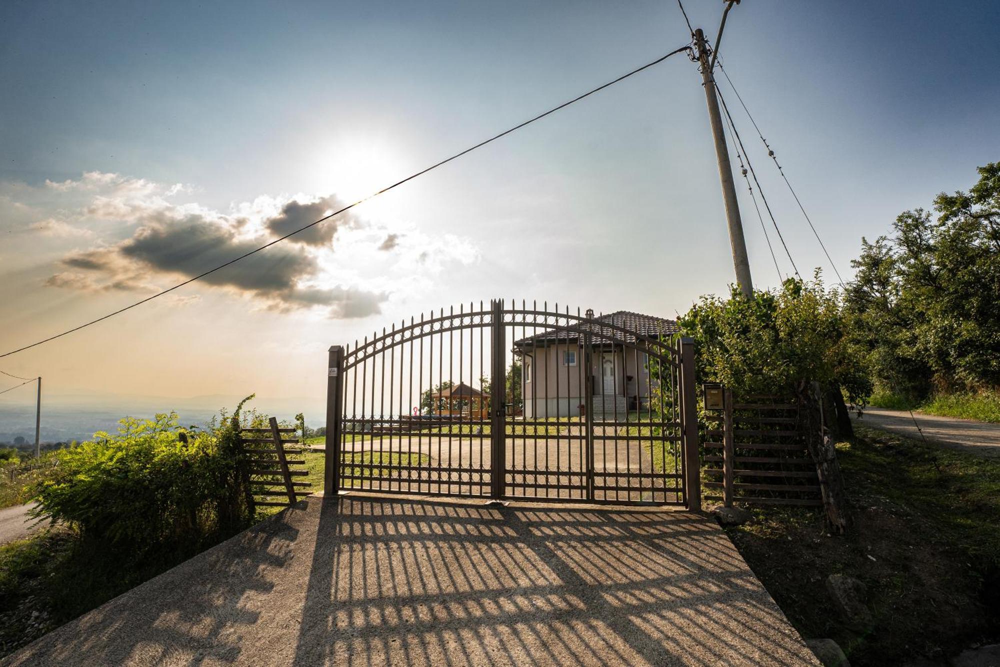 Villa Zlatni Prag - Kraljevo Esterno foto